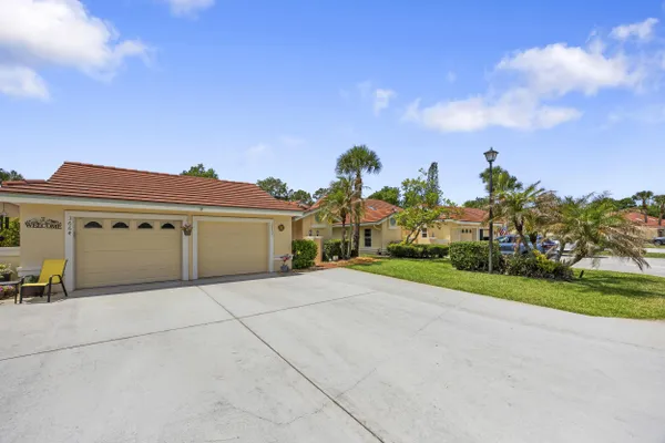 Property Slideshow image 2 of 49 | 3662 sw whispering sound dr, Palm City, FL, 34990
