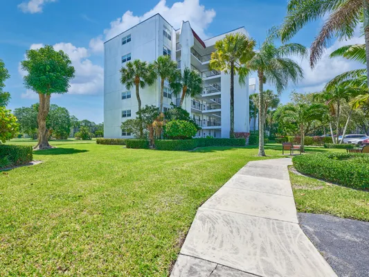 Property Slideshow image 2 of 49 | 3597 birdie dr 202c, Lake Worth, FL, 33467