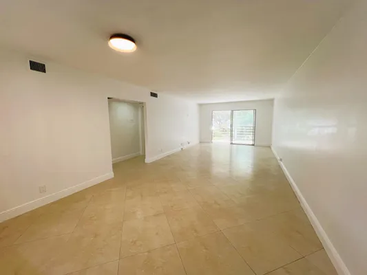 Property Slideshow image 3 of 38 | 3001 portofino isle e2, Coconut Creek, FL, 33066
