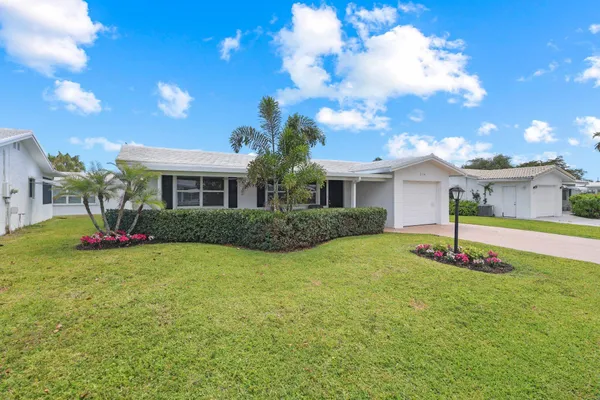 Property Slideshow image 3 of 44 | 2114 sw 13th pl, Boynton Beach, FL, 33426