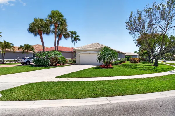 Property Slideshow image 2 of 46 | 10641 royal caribbean cir, Boynton Beach, FL, 33437