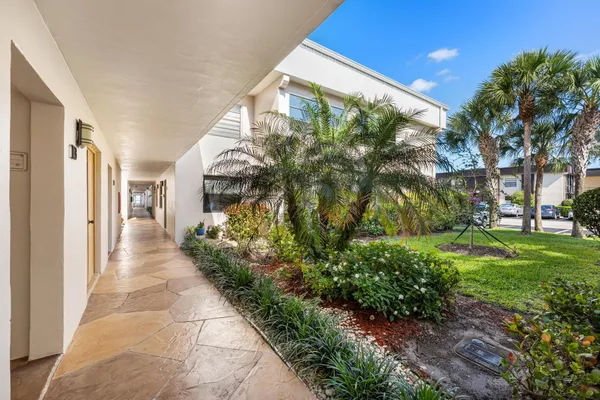 Property Slideshow image 3 of 41 | 113 capri, Delray Beach, FL, 33484