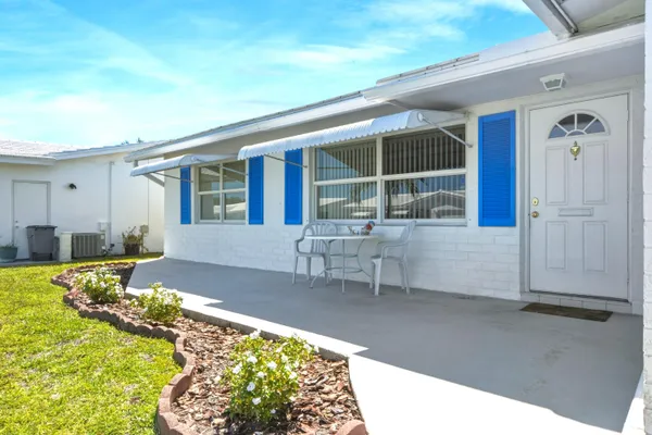 Property Slideshow image 2 of 16 | 2108 sw 15th st, Boynton Beach, FL, 33426