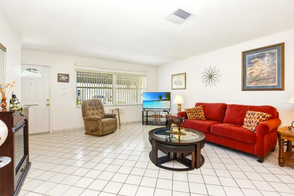 Property Slideshow image 3 of 16 | 2108 sw 15th st, Boynton Beach, FL, 33426