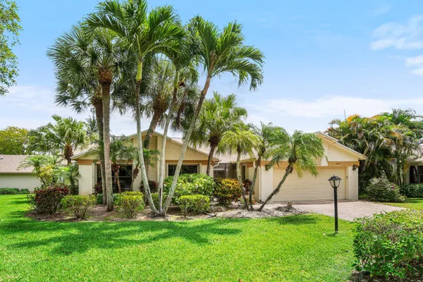 Property Slideshow image 2 of 48 | 5692 willow creek ln, Delray Beach, FL, 33484