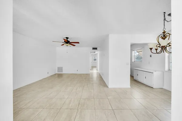 Property Slideshow image 3 of 35 | 89 canterbury d d, West Palm Beach, FL, 33417