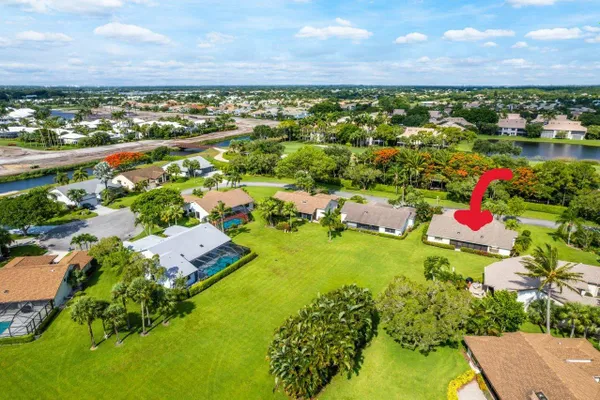 Property Slideshow image 2 of 49 | 5692 willow creek ln, Delray Beach, FL, 33484