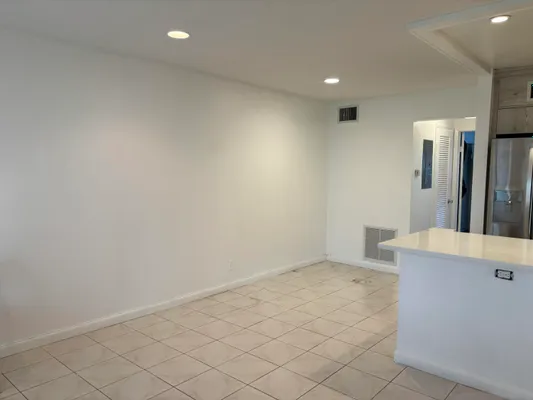 Property Slideshow image 3 of 16 | 223 coventry j 223, West Palm Beach, FL, 33417