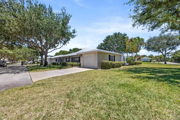 Property Slideshow image 2 of 22 | 10168 43rd trl, Boynton Beach, FL, 33436