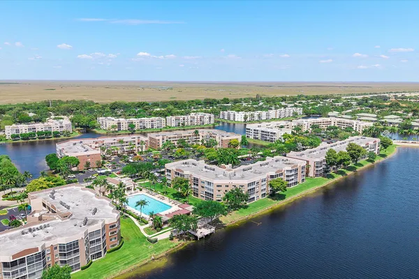 Property Slideshow image 2 of 36 | 7618 granville dr 110-e, Tamarac, FL, 33321