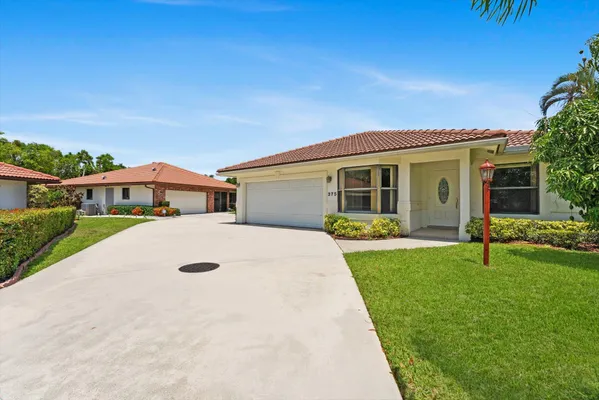 Property Slideshow image 2 of 28 | 375 nw 42nd st, Boca Raton, FL, 33431