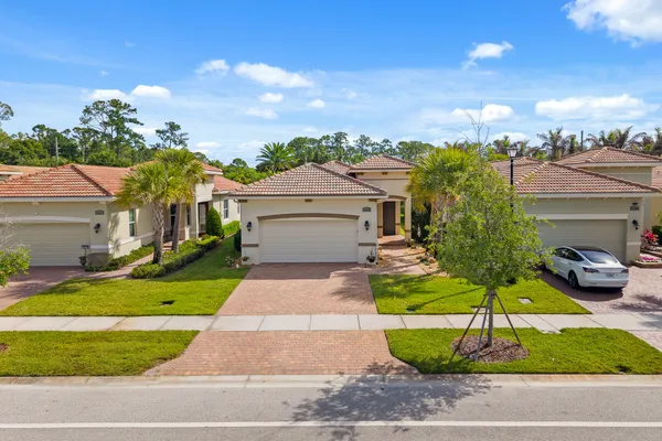 Property Slideshow image 2 of 42 | 11215 sw visconti way, Port St. Lucie, FL, 34986