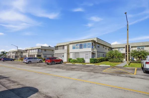 Property Slideshow image 2 of 22 | 251 monaco way, Delray Beach, FL, 33446