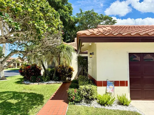 Property Slideshow image 3 of 56 | 5462 palm springs ln a, Boynton Beach, FL, 33437
