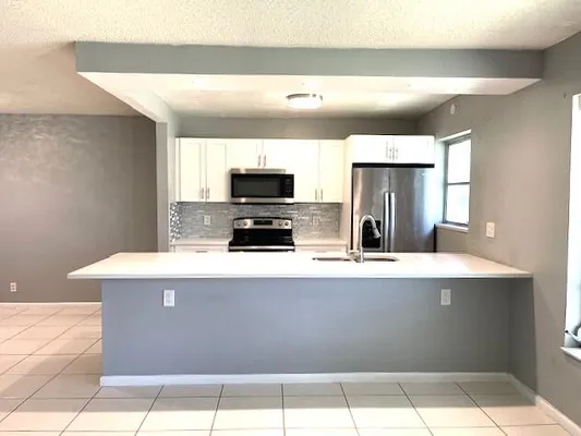 Property Slideshow image 3 of 43 | 580 high point dr b, Delray Beach, FL, 33445