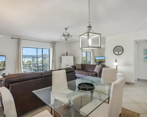 Property Slideshow image 3 of 31 | 4770 nw 21st st, Lauderhill, FL, 33313