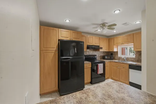 Property Slideshow image 2 of 82 | 9720 s hollybrook lake dr 205, Pembroke Pines, FL, 33025
