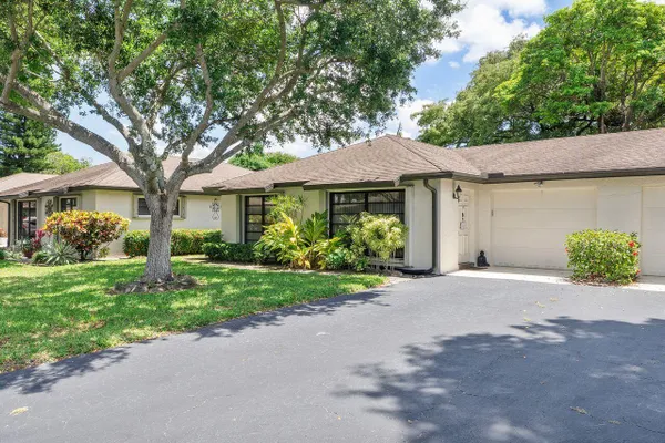 Property Slideshow image 2 of 29 | 4678 finchwood ln a, Boynton Beach, FL, 33436