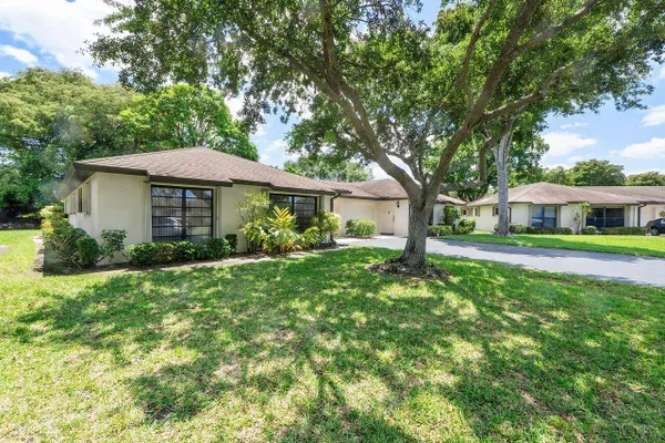 Property Slideshow image 3 of 29 | 4678 finchwood ln a, Boynton Beach, FL, 33436