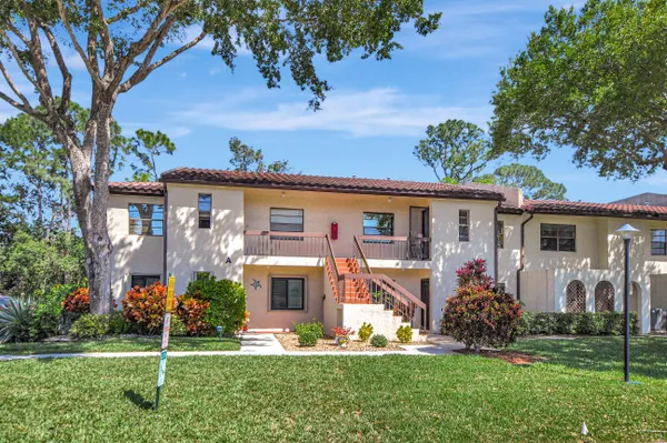 Property Slideshow image 3 of 32 | 21864 arriba real, Boca Raton, FL, 33433