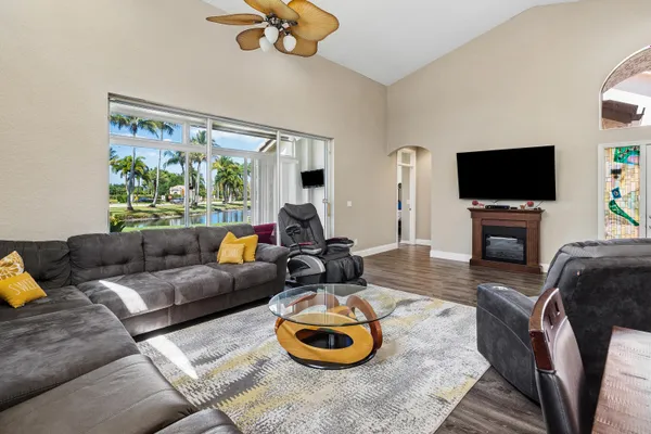 Property Slideshow image 3 of 52 | 8768 shoal creek ln, Boynton Beach, FL, 33472