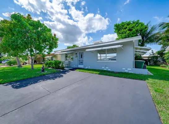 Property Slideshow image 3 of 28 | 4401 nw 47th st, Tamarac, FL, 33319