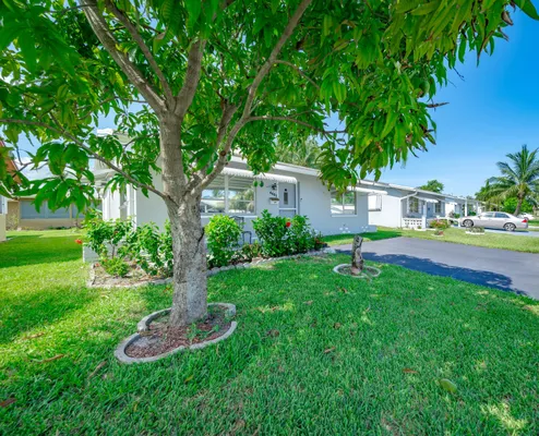 Property Slideshow image 2 of 28 | 4401 nw 47th st, Tamarac, FL, 33319
