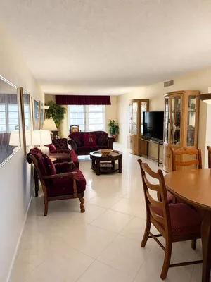 Property Slideshow image 2 of 10 | 4037 guildford c c, Boca Raton, FL, 33434
