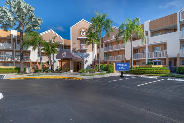 Property Slideshow image 2 of 14 | 7415 granville dr 108, Tamarac, FL, 33321