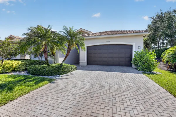 Property Slideshow image 2 of 46 | 10668 regatta ridge rd, Boynton Beach, FL, 33473