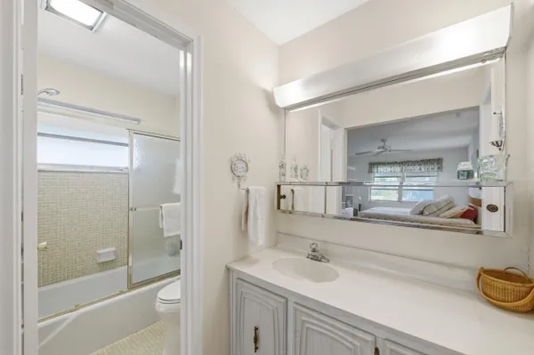 Property Slideshow image 3 of 26 | 940 s drive ter a, Delray Beach, FL, 33445
