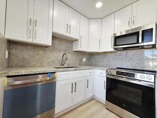 Property Slideshow image 3 of 31 | 835 salem ln, Lake Worth, FL, 33467