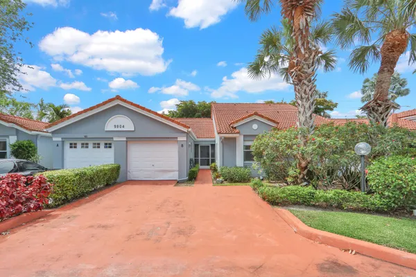 Property Slideshow image 2 of 33 | 9904 summerbrook ter b, Boynton Beach, FL, 33437