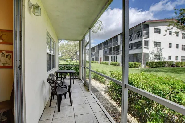 Property Slideshow image 2 of 7 | 137 fanshaw d d, Boca Raton, FL, 33434