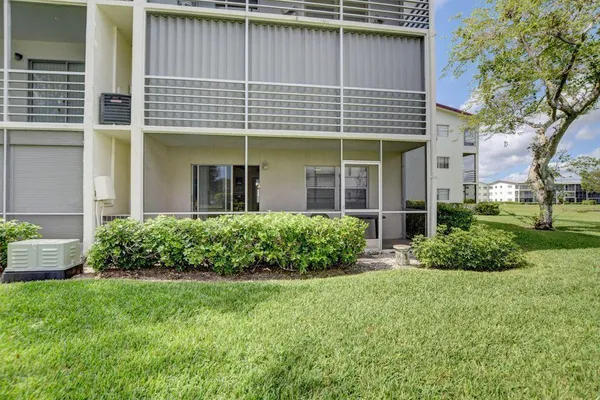 Property Slideshow image 3 of 7 | 137 fanshaw d d, Boca Raton, FL, 33434