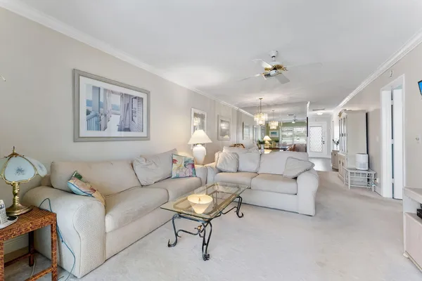 Property Slideshow image 3 of 28 | 2401 del-aire blvd 201, Delray Beach, FL, 33445