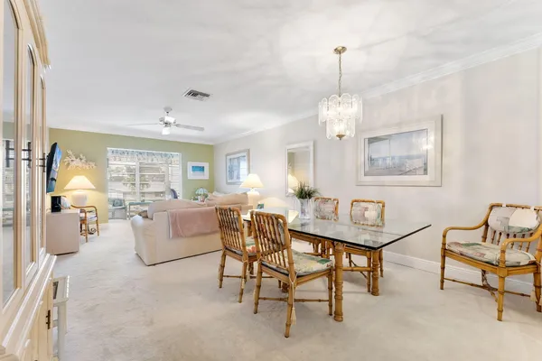 Property Slideshow image 2 of 28 | 2401 del-aire blvd 201, Delray Beach, FL, 33445