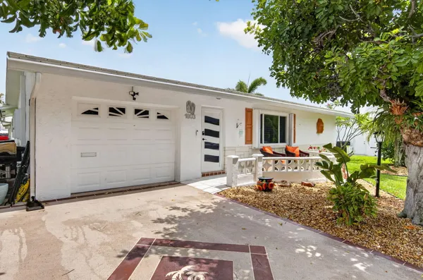 Property Slideshow image 2 of 78 | 1803 sw 22nd way, Boynton Beach, FL, 33426