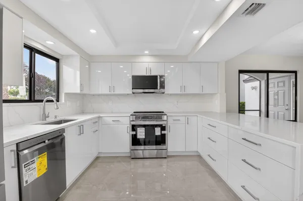 Property Slideshow image 2 of 94 | 15350 strathearn dr 12501, Delray Beach, FL, 33446