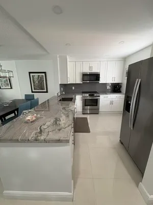 Property Slideshow image 2 of 16 | 424 se 10th st 203, Dania Beach, FL, 33004