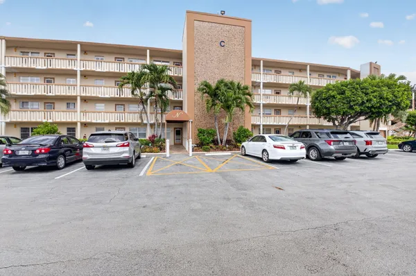 Property Slideshow image 2 of 62 | 2047 newcastle c c, Boca Raton, FL, 33434