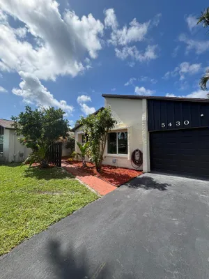 Property Slideshow image 2 of 33 | 5430 mirror lakes blvd, Boynton Beach, FL, 33472