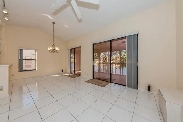 Property Slideshow image 3 of 26 | 10439 s circle lake dr 201, Boynton Beach, FL, 33437