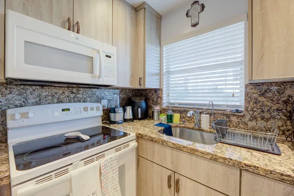 Property Slideshow image 3 of 25 | 6850 royal palm blvd 303g, Margate, FL, 33063