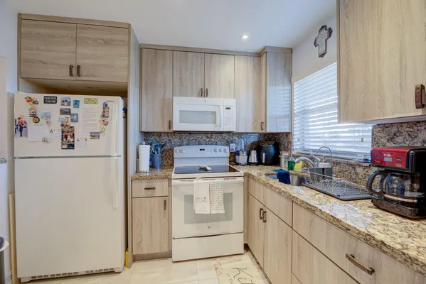 Property Slideshow image 2 of 25 | 6850 royal palm blvd 303g, Margate, FL, 33063