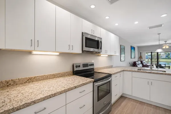 Property Slideshow image 3 of 29 | 3408 cypress trl 104, West Palm Beach, FL, 33417