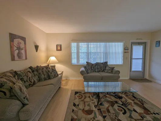 Property Slideshow image 3 of 23 | 113 e waltham e, West Palm Beach, FL, 33417