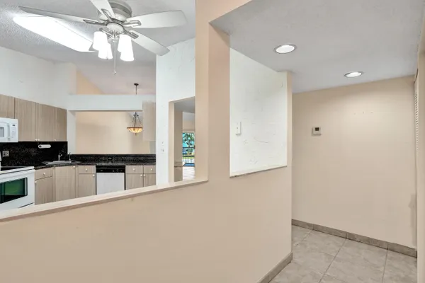 Property Slideshow image 3 of 60 | 7243 s devon dr 211, Tamarac, FL, 33321