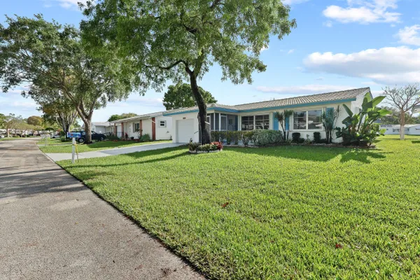 Property Slideshow image 2 of 53 | 1124 nw 90th way, Plantation, FL, 33322