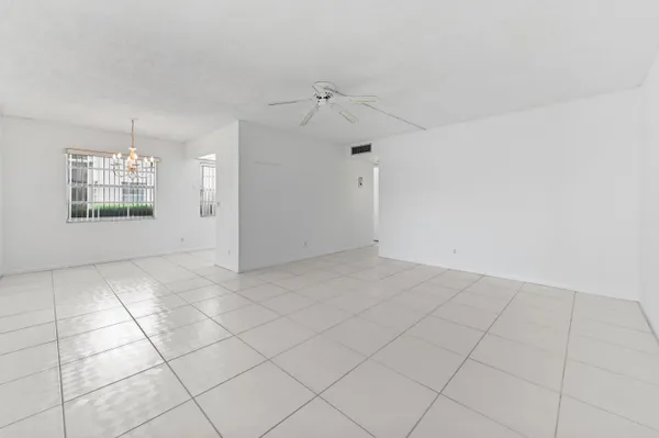 Property Slideshow image 2 of 19 | 346 capri h, Delray Beach, FL, 33484